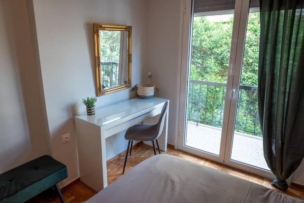 The Athenian Hideaway 2- Bedroom Apartment In Thiseio Экстерьер фото