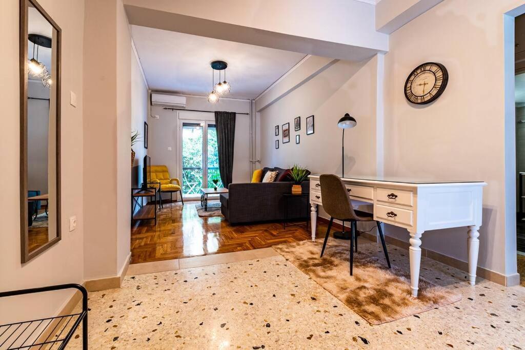The Athenian Hideaway 2- Bedroom Apartment In Thiseio Экстерьер фото